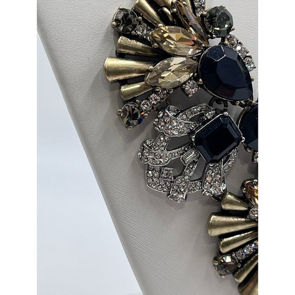 Chloe + Isabel Crystal Dramatic
Elegant Deco Fanfare Necklace Gold Tone Chain - Picture 8 of 15